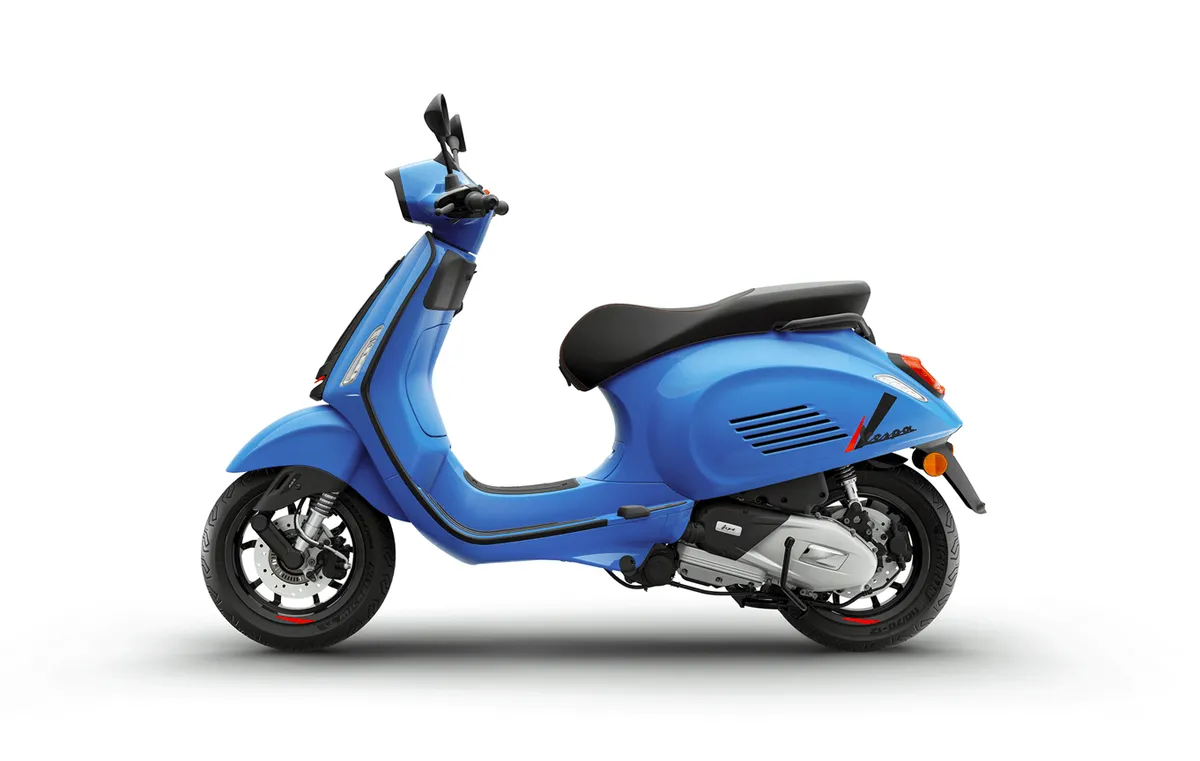 Vespa Primavera и Sprint S получили обновления дизайна и безопасности на 2026 модельный год — фото 3