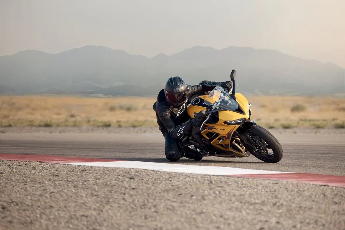 Triumph Daytona 660 получает серию обновлений к 2026 году — фото 2