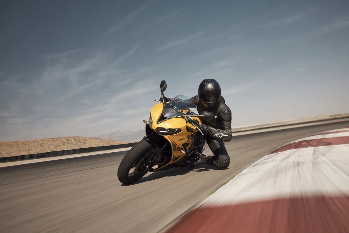 Kawasaki может выпустить версию ZX-4RR в кузове Bimota — фото 4
