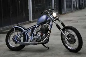 Чоппер Roninsu на базе Yamaha SR400