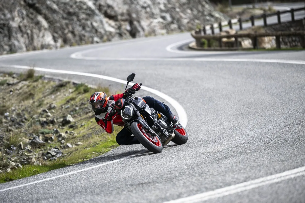 Ducati Monster V2 получает новую спортивную окраску