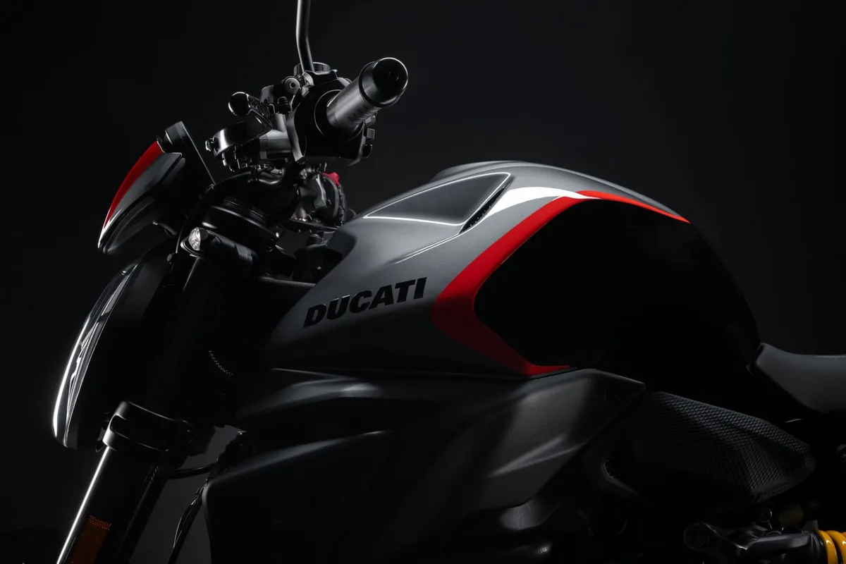 Ducati Monster V2 получает новую спортивную окраску — фото 4