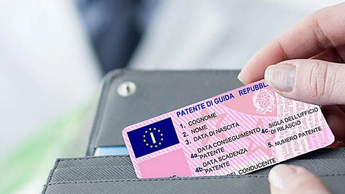 Водительское удостоверение категории B в 2026 году: все нововведения, включая изменения для водителей мотоциклов и скутеров 125 куб. см — фото 4