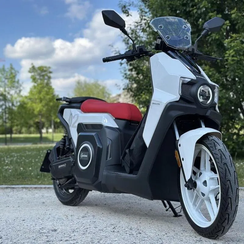 QJ Motor SRK 125 R1: спортивный 125-кубовый байк с очень важным именем — фото 4