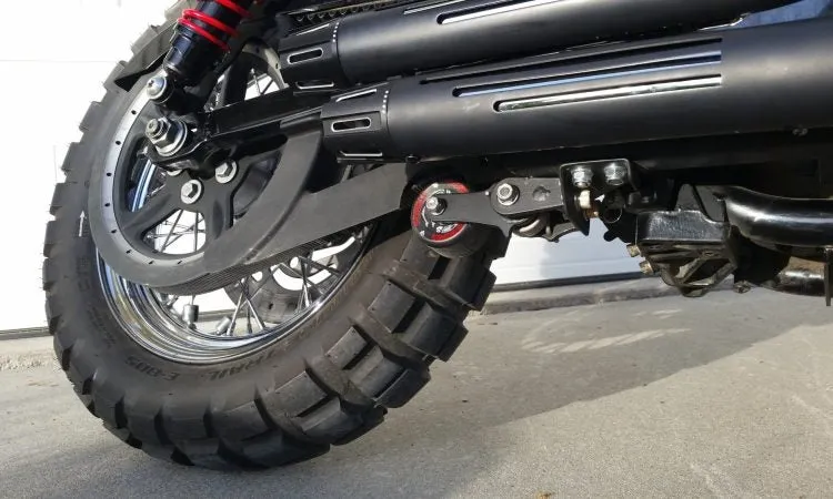 Harley-Davidson XL883 Scrambler 2006 года: как заставить это работать — фото 3