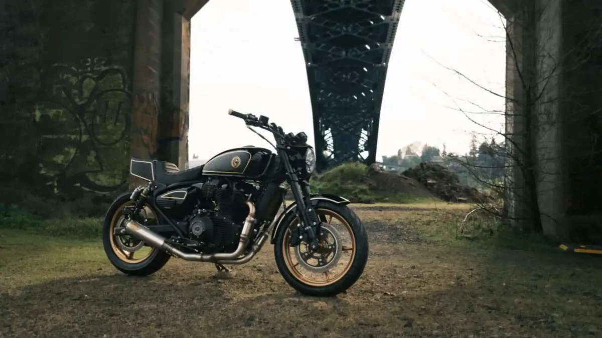 Roland Sands превратил Royal Enfield Shotgun 650 в безумный сон фаната супербайков 80-х