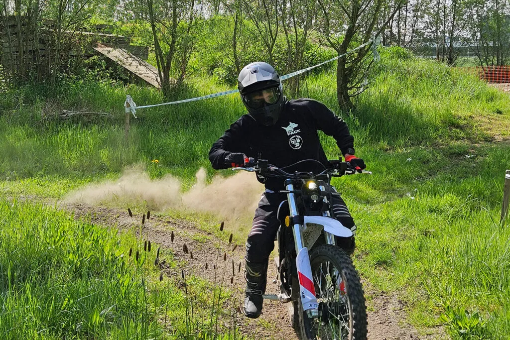 THE DIRT PACK: премиальная серия контента, посвященная реальным испытаниям электрического внедорожного транспорта — фото 2