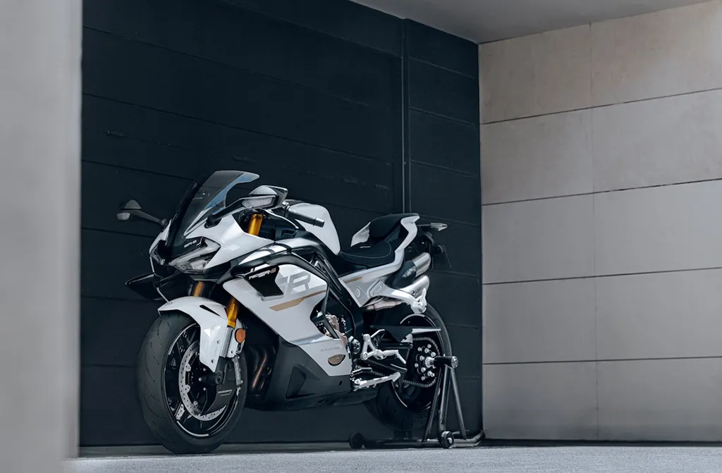 CFMOTO 770SR-S: китайский спортбайк с инерционным наддувом и передовыми технологиями