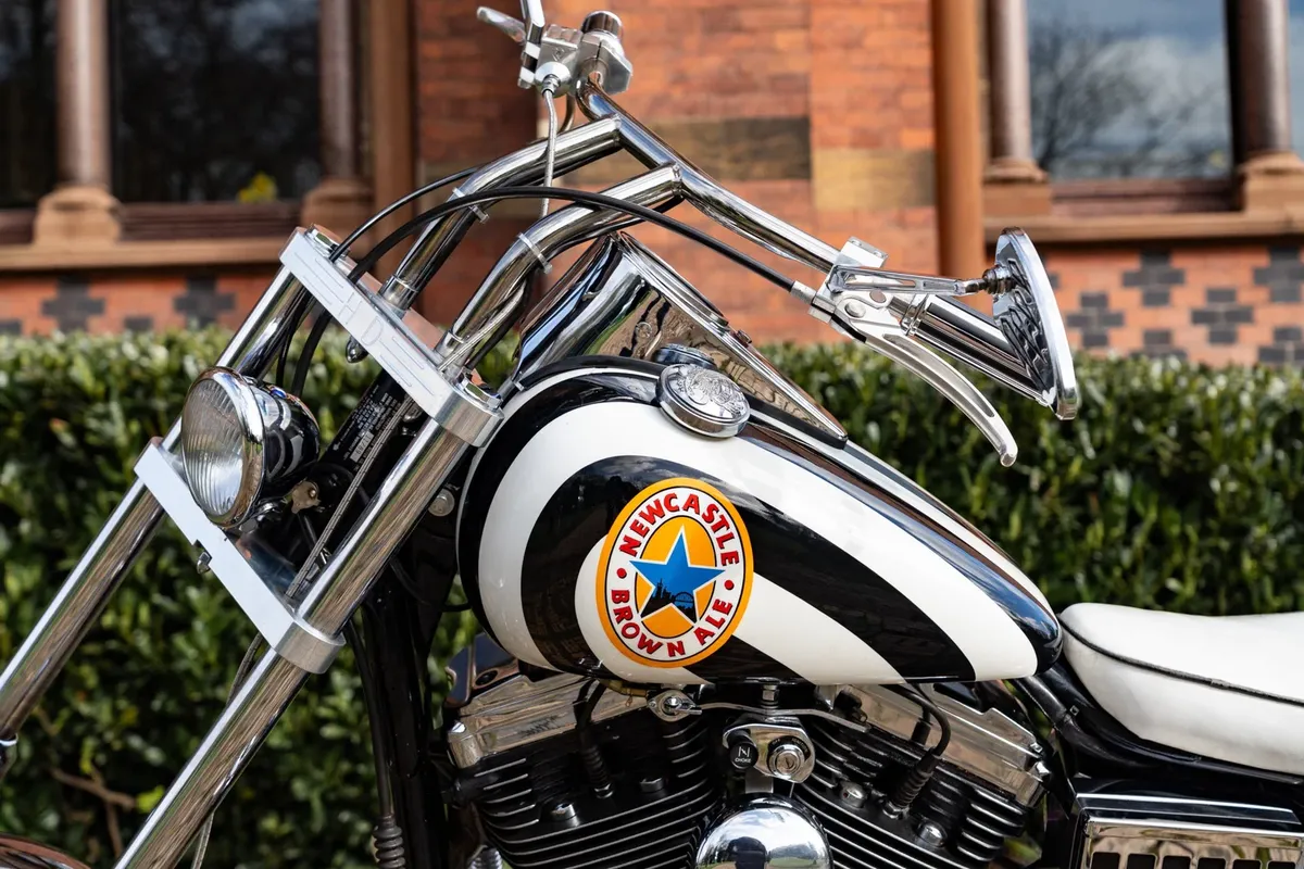 Harley-Davidson Кевина Кигана, посвященный «Ньюкасл Юнайтед», будет выставлен на аукцион после диагноза «рак" — фото 4