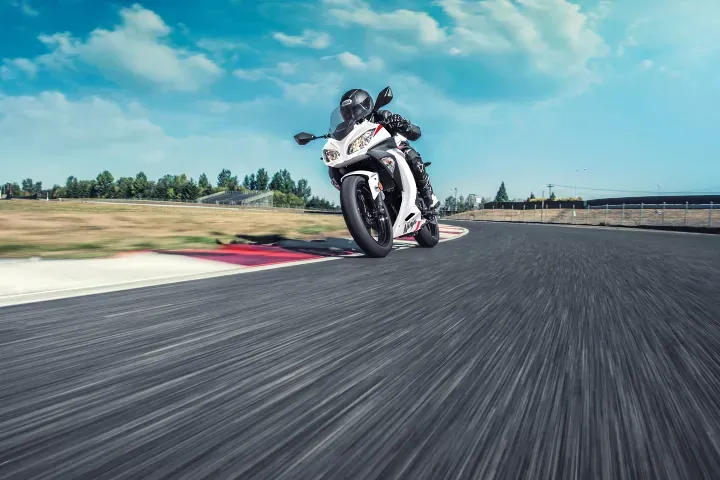 Первый взгляд: галерея Kawasaki Ninja 300 ABS 2026 года — фото 3