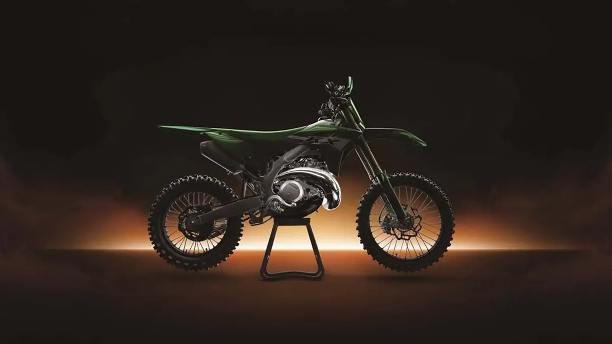 Kawasaki действительно это сделала: возвращение двухтактных двигателей с моделями KX327 и KX327X