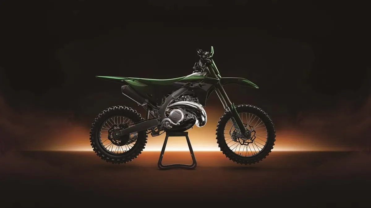 Kawasaki действительно это сделала: возвращение двухтактных двигателей с моделями KX327 и KX327X — фото 4