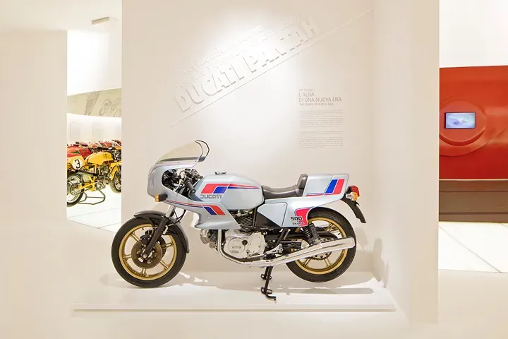 Галерея Ducati Collezione 100 Multistrada V4 RS 100 — фото 4