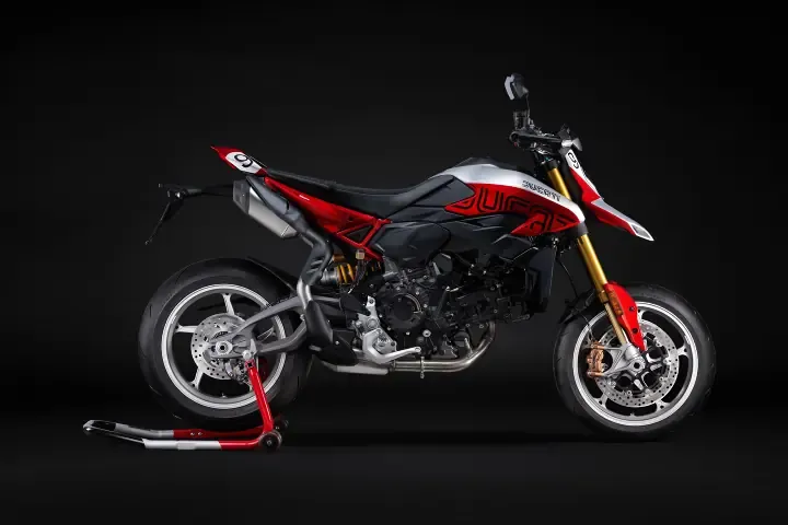 Галерея Ducati Collezione 100 Hypermotard V2 SP 100 — фото 2