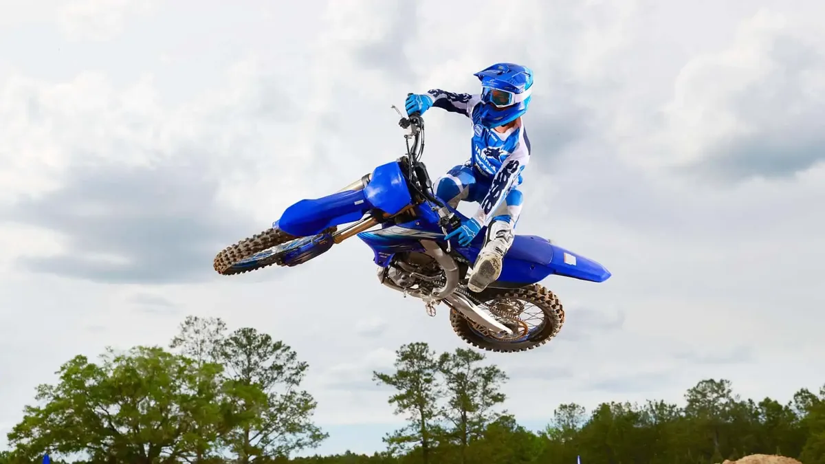Yamaha представила совершенно новый кроссовый мотоцикл YZ250F в специальной расцветке