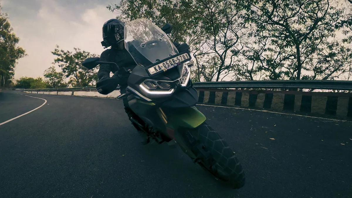 Обзор TVS Apache RTX 300: полноценные испытания в реальных условиях