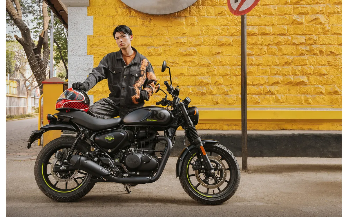 Royal Enfield представила новый цвет Graphite Grey для модели Hunter 350 по цене 650 100 иен