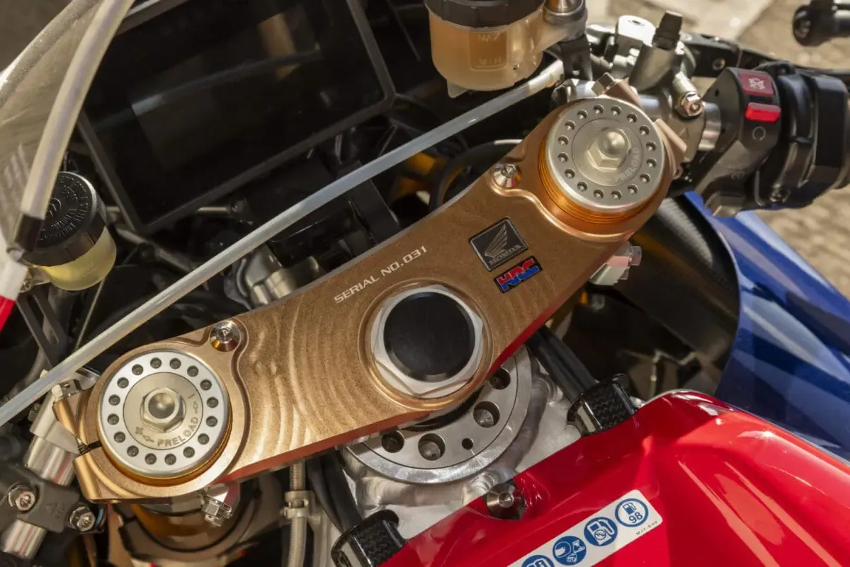 MotoGP для масс: обзор Honda RC213V-S — фото 4