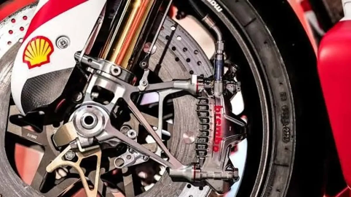 Карбон-керамические диски Brembo Hyction приходят в мотоспортивные гонки. Появятся ли они на дорожных супербайках?
