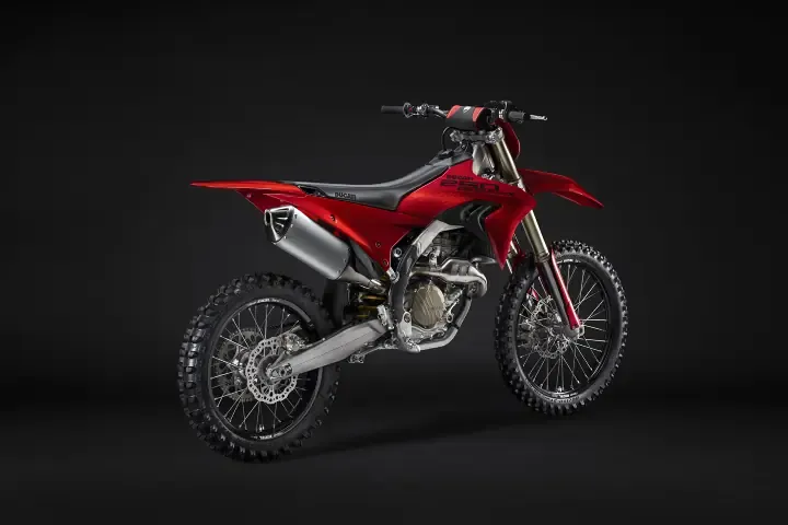 Ducati расширяет внедорожную линейку: представлен новый Desmo250 MX — фото 4