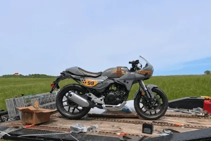 Обзор кастомного BMW R nineT: динамика, модификации и реальная езда — фото 4