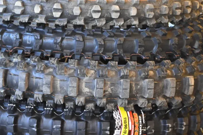 Первый взгляд на Dunlop Geomax MX54: мотоциклетная шина для твердых покрытий — фото 2