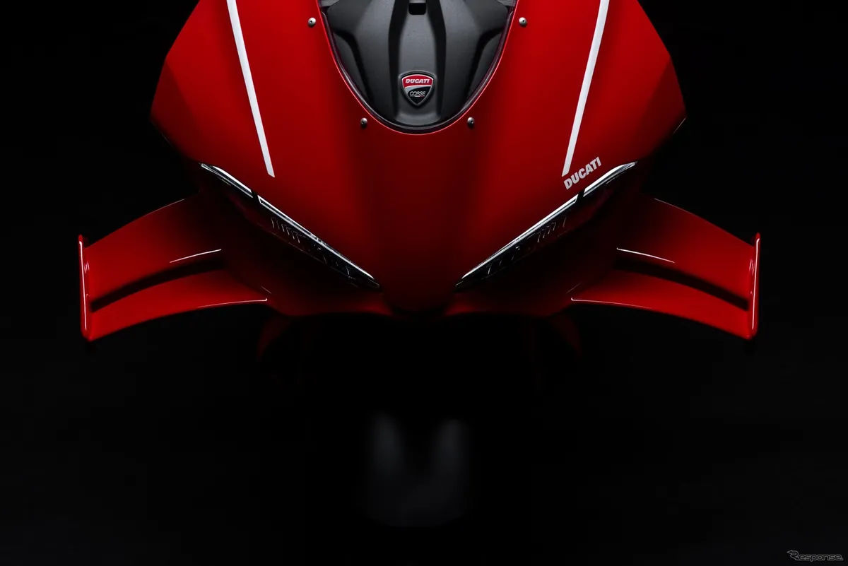 Гоночный байк для дорог общего пользования: новая Ducati Panigale V4 R поступила в продажу в Японии по цене 5,55 млн иен