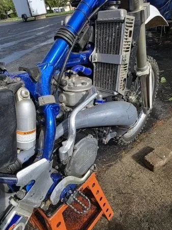 Гибрид YZ125/CR500: двухтактный ужас?