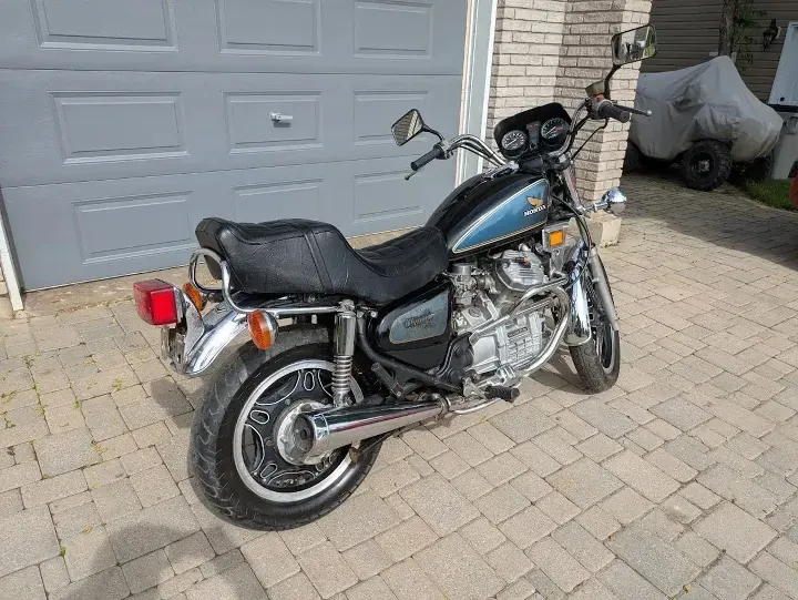 На продажу выставлен Honda CX500 Custom 1981 года — фото 2