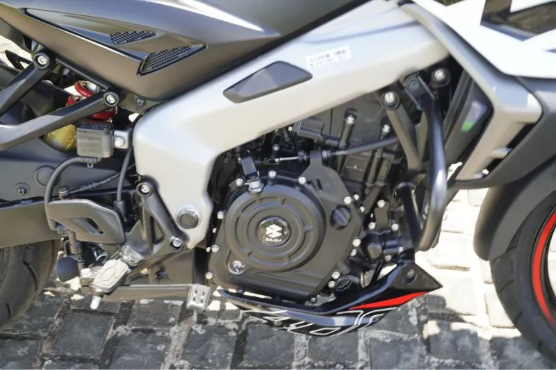 2026 Bajaj Pulsar NS400Z: больше не самый крупный в линейке Pulsar — фото 2