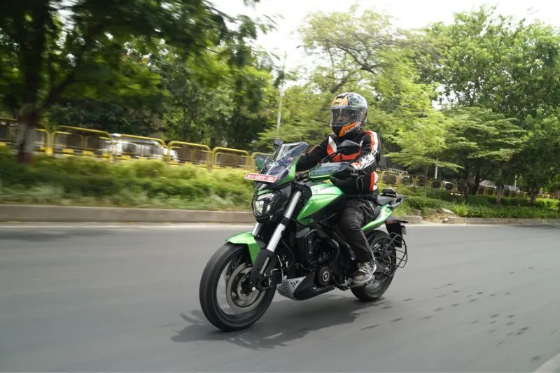 2026 Bajaj Dominar 400: уменьшенный объем без потери качества