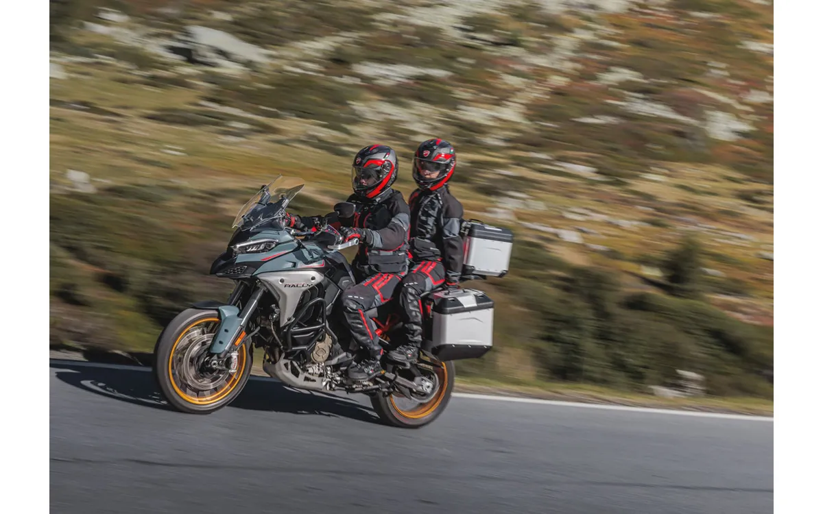 От приключений до суперспорта: Ducati одновременно выпускает 4 новые модели на японском рынке по цене от 3,53 млн иен — фото 2