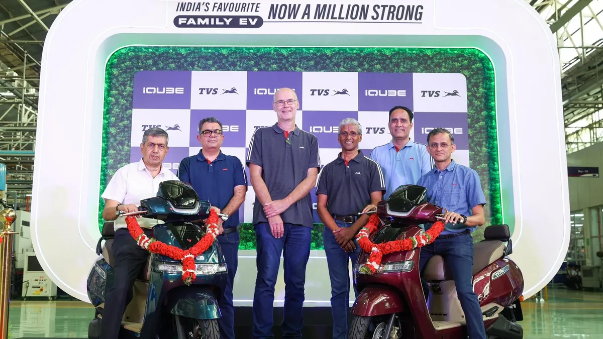 Произведено 1 миллион электроскутеров TVS iQube: как TVS Motor стимулирует электромобильную революцию в Индии
