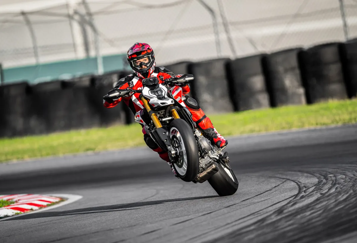 Ducati переосмысливает Hypermotard к 2026 году — фото 3