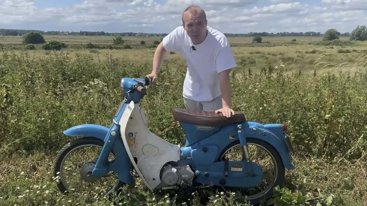 Винтажный скутер Honda Cub получил мега-двигатель: посмотрим, какую скорость он развивает