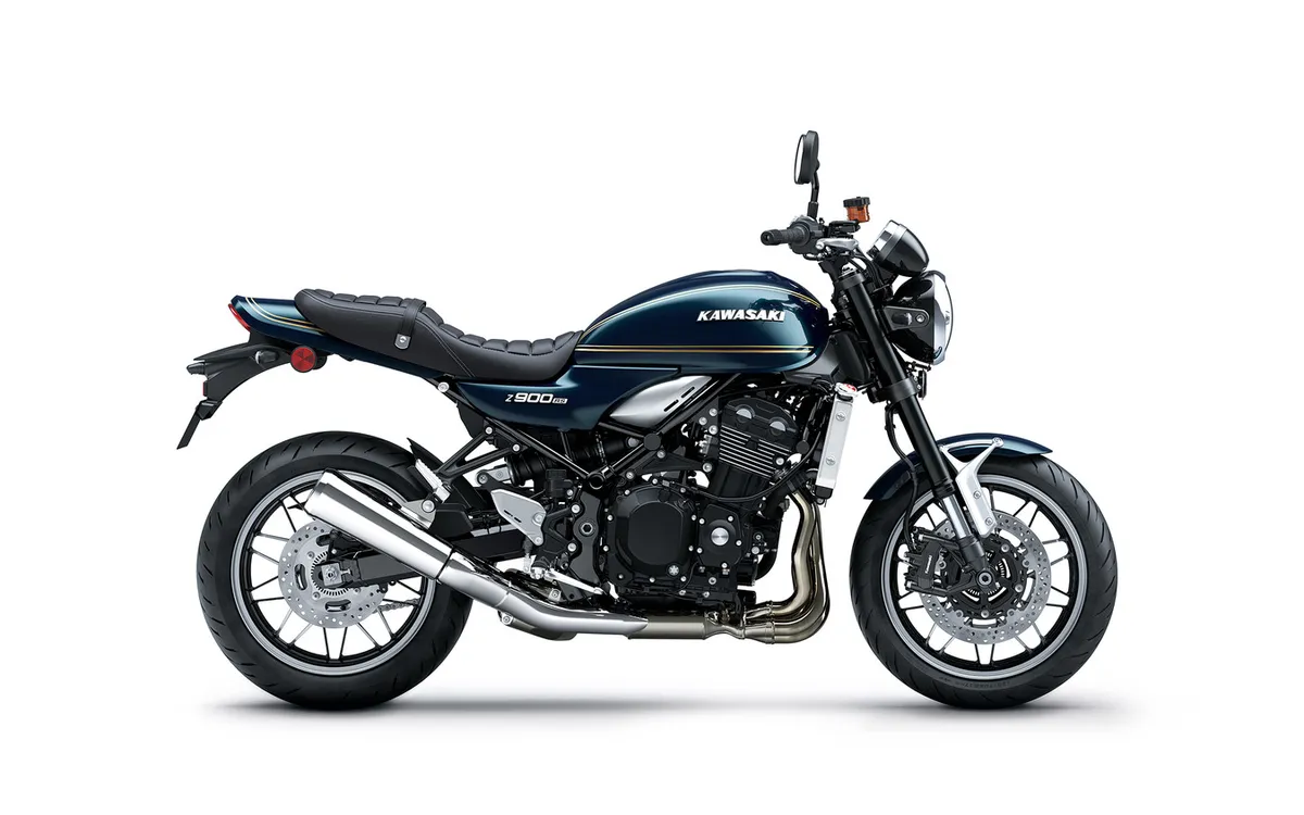 Представлен новый цвет «Greenish Blue»: Kawasaki готовит к выпуску модель Z900RS 2027 года по цене от 1 507 000 иен — фото 2