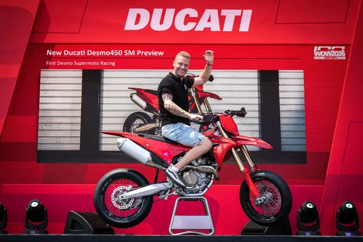 Ducati представила новый Desmo450 SM на World Ducati Week — фото 2