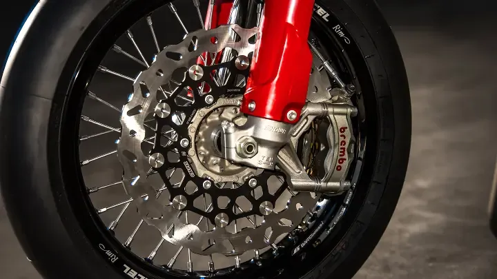 Ducati представила новый Desmo450 SM на World Ducati Week — фото 3