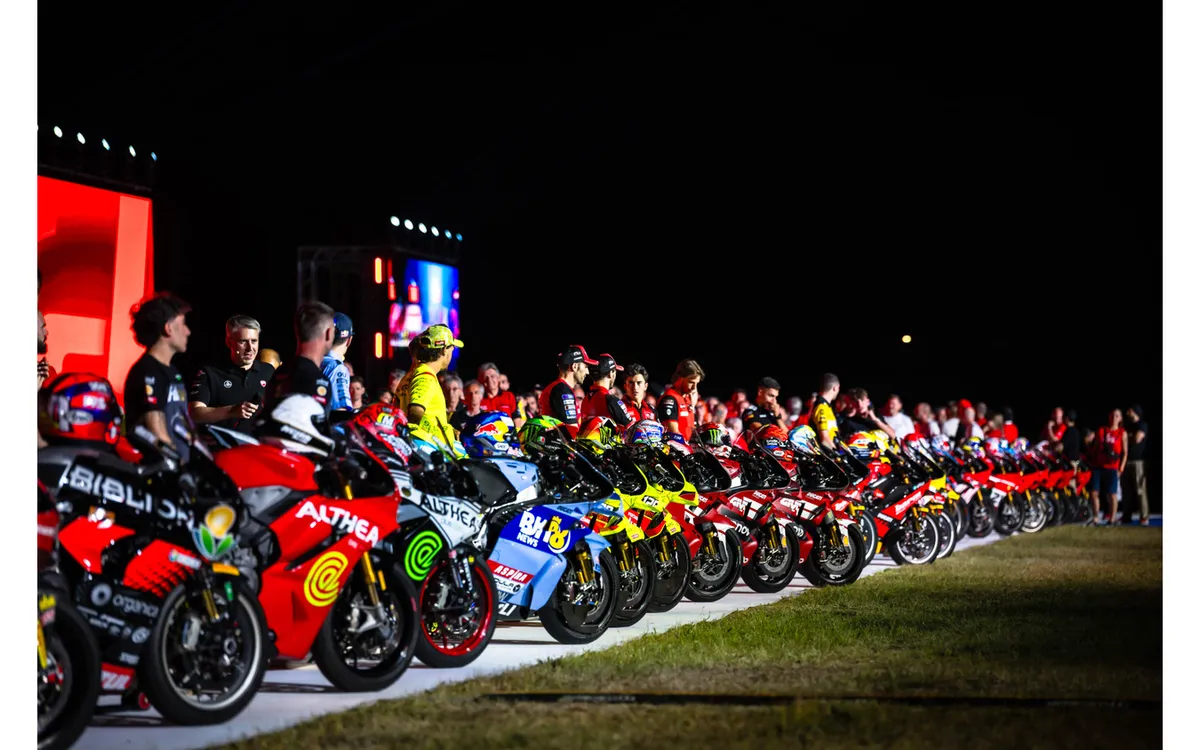 118 тысяч посетителей на юбилейном мероприятии Ducati: установлен исторический рекорд и состоялась мировая премьера Desmo 450 SM — фото 2