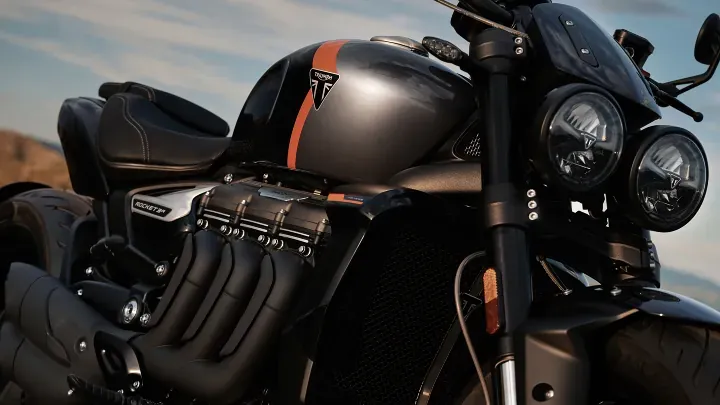 Triumph анонсирует модели 2027 года: обновленные расцветки для актуальной линейки