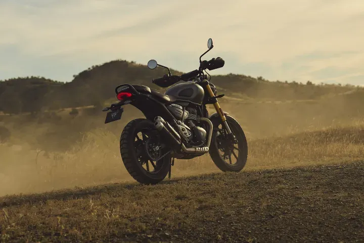 Triumph анонсирует модели 2027 года: обновленные расцветки для актуальной линейки — фото 4