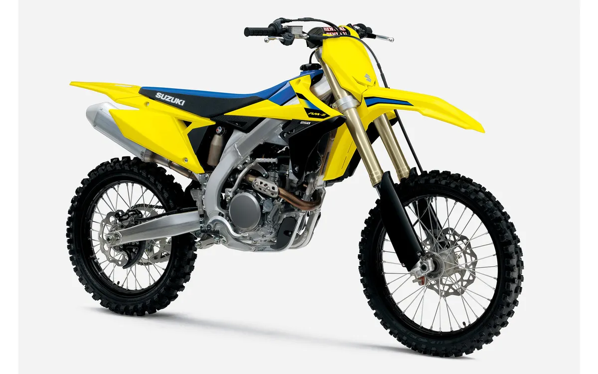 Suzuki выпустит модели мотокросс-байков RM-Z250 и RM-Z450 2027 года в декабре: соответствие нормам шума FIM и улучшенная подвеска — фото 2