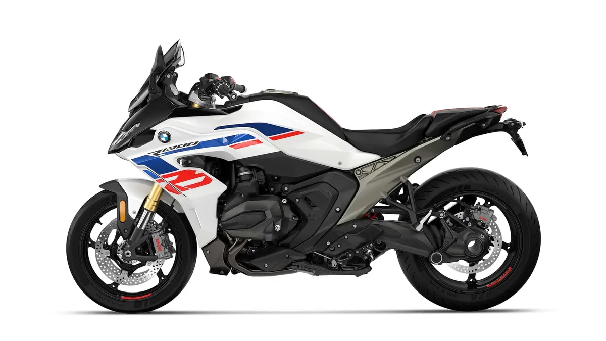 BMW готовит M 1000 RS — самый мощный спорт-турер на рынке — фото 4