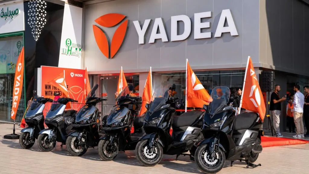 Yadea открыла первый флагманский магазин в Египте и расширяет поставки макси-скутера GT80