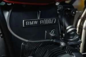 Orange Rush: кастом BMW R100/7 от Caffeine Custom — фото 3