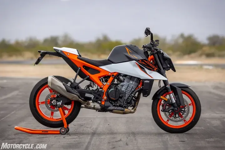 Плюсы и минусы: KTM 990 Duke R 2026 — фото 3