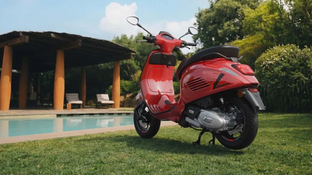 Vespa Primavera и Sprint S 2026 года: дисковые тормоза, экраны LCD и новые цвета — фото 2
