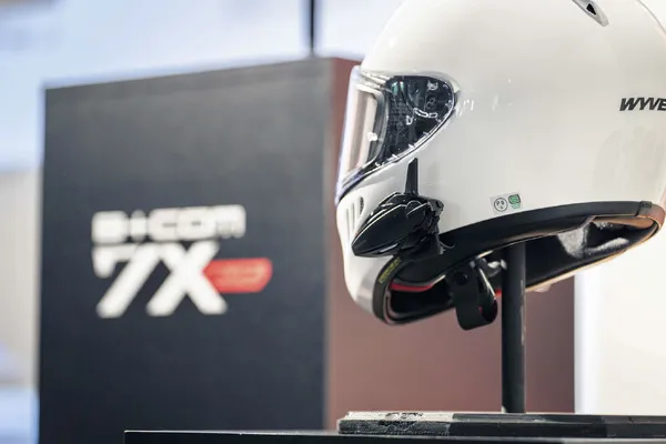 B+COM 7X EVO: новый флагманский мотоциклетный интерком с технологией B+FLEX и звуком от Pioneer