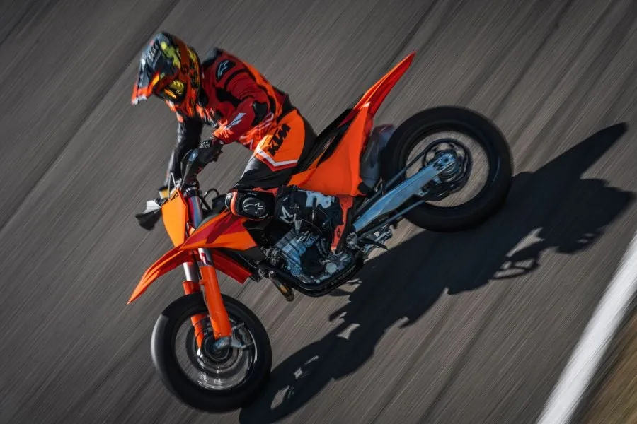 KTM представляет подробности о 2027 450 SMR — фото 2