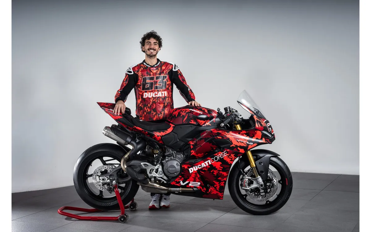 Ducati выпускает два специальных Panigale V2, посвящённых гонщикам MotoGP, цена — 2,84 млн иен — фото 3